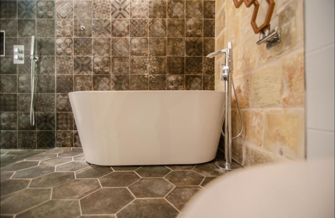 Senglea Suites Exteriör bild